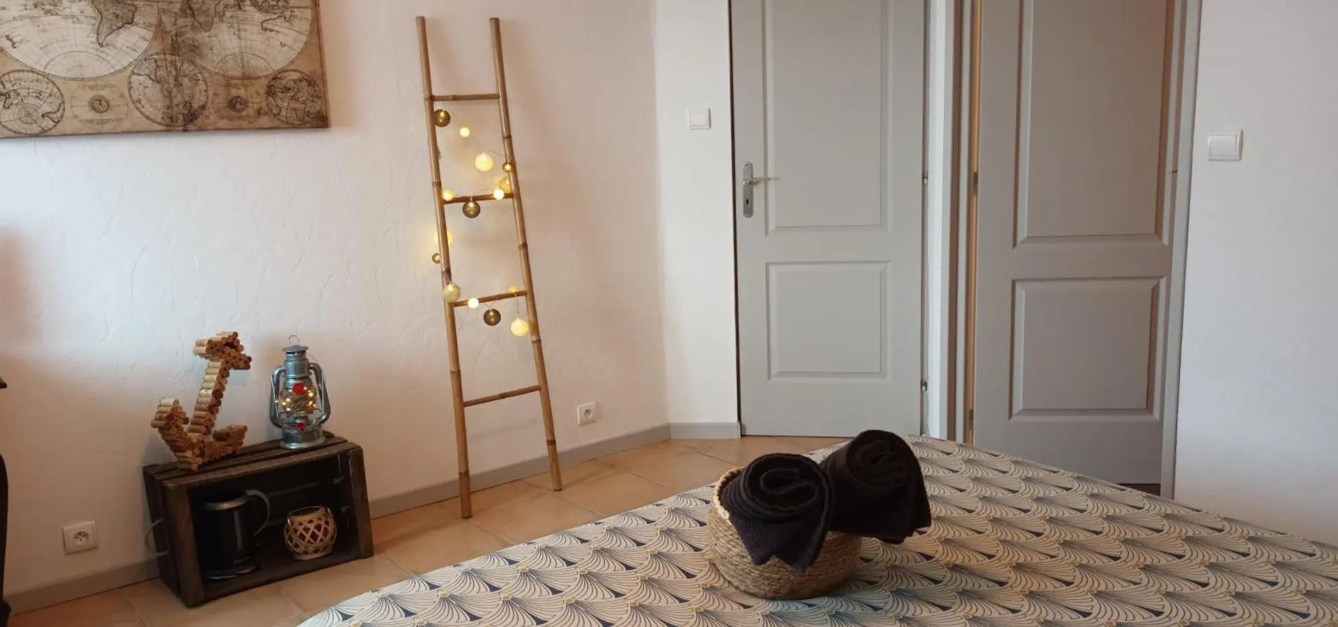 La Maison Des Poulains Sauzon Couette-café